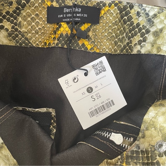 Snakeskin style mini skirt - Picture 5 of 6